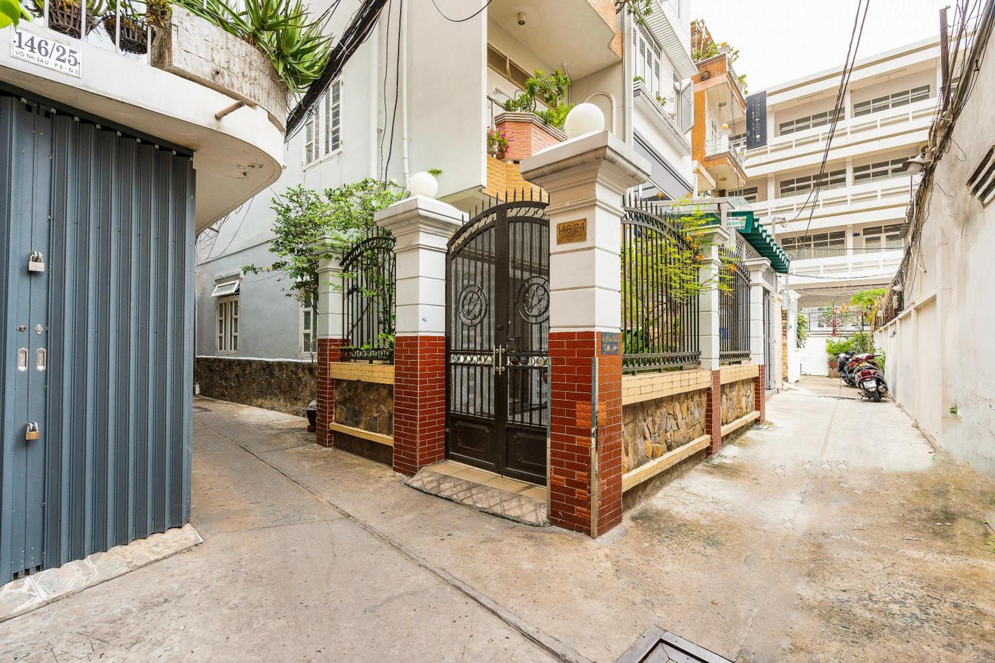Готель Hemtouch House Хошимін Екстер'єр фото